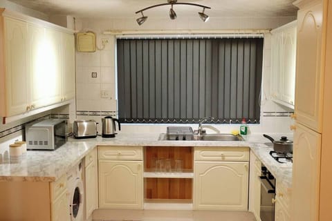 Comfort Apartment, Garden View | Private kitchen