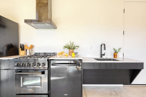 Modern appliances in the kitchen.