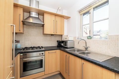 Classic Townhome, Non Smoking | Private kitchen