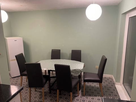 House, 3 Bedrooms, Accessible | Dining room