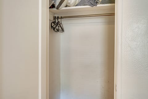 Apartment (0 Bedroom) | Interior