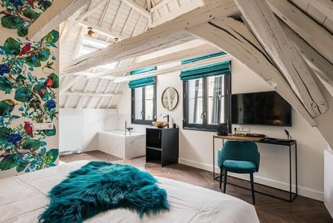 Junior Studio Suite, City View | In-room safe, desk, laptop workspace, free WiFi