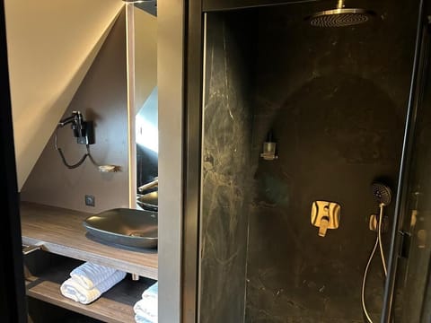 Classic Suite | Bathroom