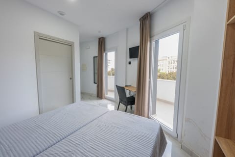 Double Room, City View | Desk, free WiFi