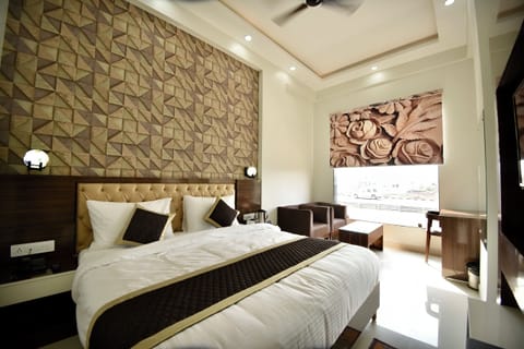 Luxury Double Room | Egyptian cotton sheets, premium bedding, down comforters, pillowtop beds