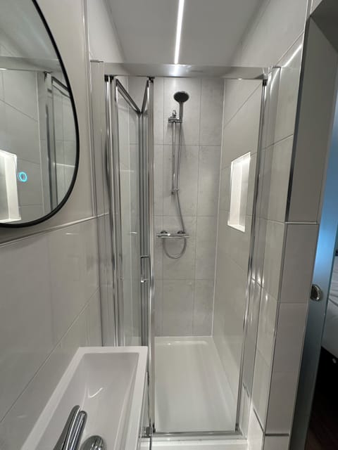 Double Room | Bathroom