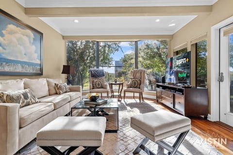 Art, texture, and layered comfort. Every detail’s here for a reason.