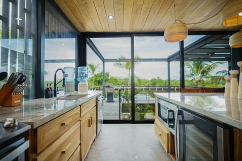 From morning coffee to evening cocktails, the spacious design and stylish finishes make it a welcoming hub for everyone to enjoy.