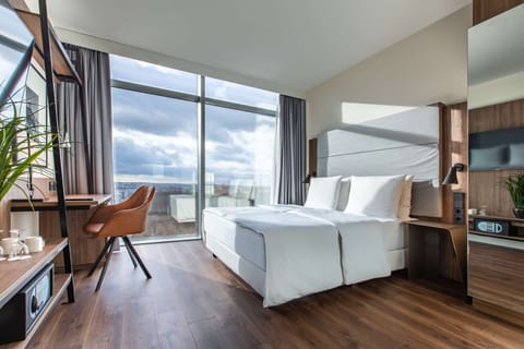 Premium Room (High Floor) | 1 bedroom, hypo-allergenic bedding, in-room safe, desk