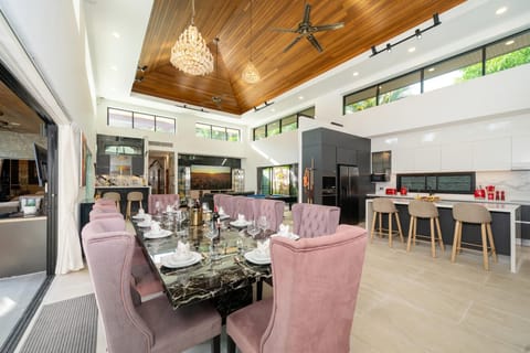 Noi's Villa - tropical oasis with pool and maid (15004)