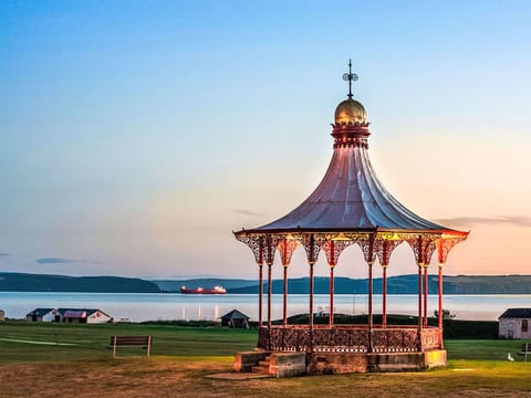 Recreation, Leisure, Shade, Outdoor Furniture, Park, Vacation, Eco Hotel, Resort, Deck