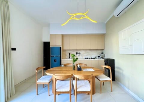 Villa Ranakah’s dining room is where memories are made—a vibrant space for friends to gather, laugh, and enjoy each other’s company. #Villa Ranakah