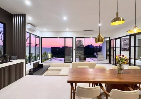 Villa Patuha’s dining room is where memories are made—a vibrant space for friends to gather, laugh, and enjoy each other’s company. #Villa Patuha