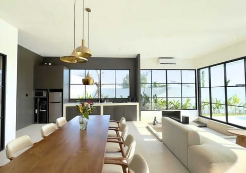 Villa Patuha’s dining room is where memories are made—a vibrant space for friends to gather, laugh, and enjoy each other’s company. #Villa Patuha