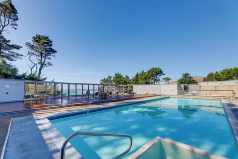 Inn at Otter Crest Community | Outdoor Pool | Hot Tub