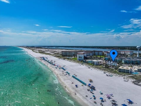 Located direct on the sugar sand beaches of Okaloosa Island