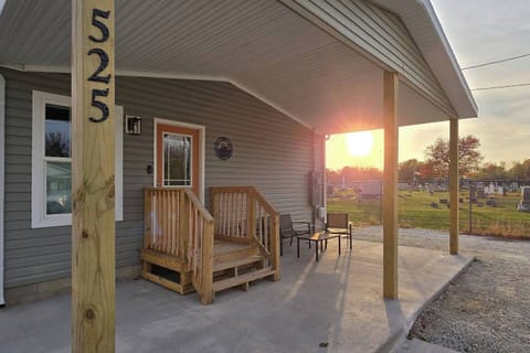 Welcome to West 2nd Retreat – a modern 3-bedroom home just minutes from Lake Erie and downtown Port Clinton