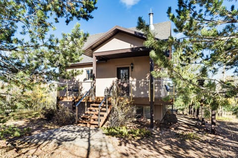 Cabin Exterior | On-Site Hiking Trails