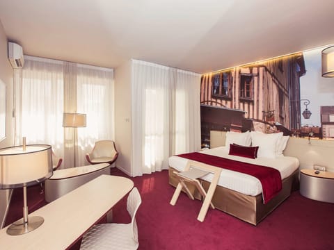 Superior Room, 1 Double Bed, Balcony | 1 bedroom, premium bedding, minibar, in-room safe
