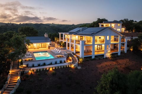 Huge Paso Robles estate with tons of outdoor space, a large pool, and beautiful architecture and design.