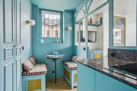 Studio, Smoking | Private kitchen