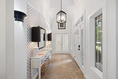 Entry foyer invites you in and kicks off your stay awhile.