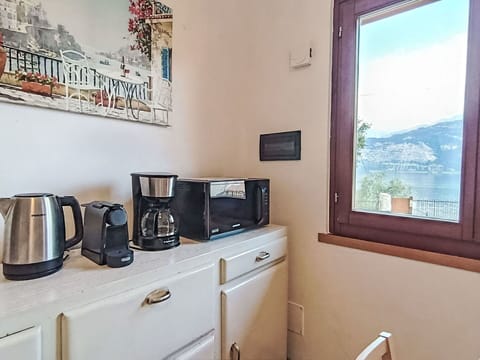 Kitchen Appliance, Small Appliance, Major Appliance, Home Appliance, Kitchen, Room, Countertop, Wood Stain, Cabinetry, Stove