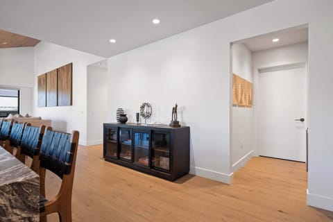 frontgate-429-2839_54851381473_o