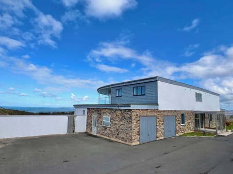 Entrance, driveway and parking
