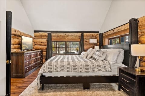 Blackout drapes, free WiFi, bed sheets