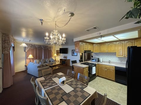 Exclusive Suite, 2 Bedrooms, Kitchen | Individually decorated, individually furnished, blackout drapes