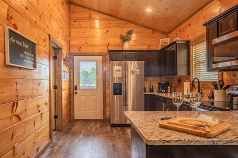 Fully equipped kitchen for family meals when staying in.