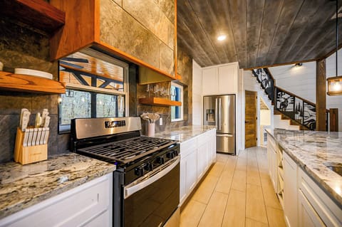 Fully Equipped Kitchen to make homemade meals