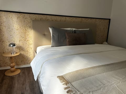 Basic Apartment | Iron/ironing board, free WiFi