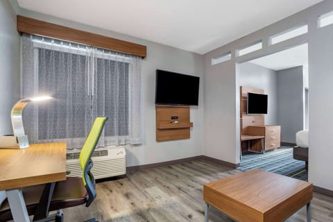 Suite, 1 King Bed, Accessible, Non Smoking | Premium bedding, desk, laptop workspace, blackout drapes