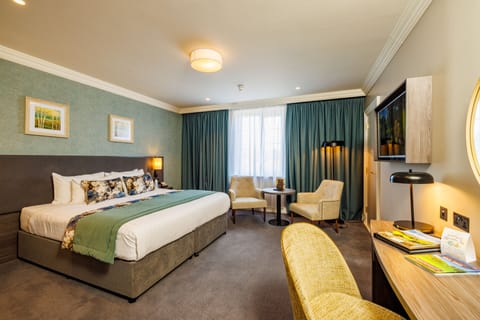 Deluxe Double Room | In-room safe, desk, iron/ironing board, free cribs/infant beds