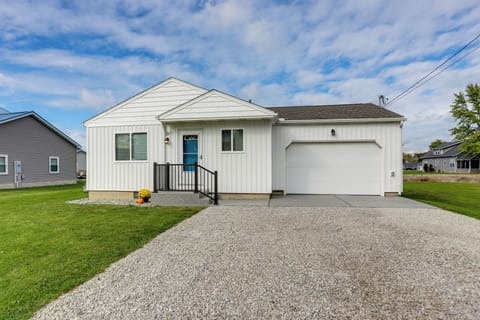 Parking | Driveway (4 Vehicles) | RV/Trailer/Boat Parking Allowed