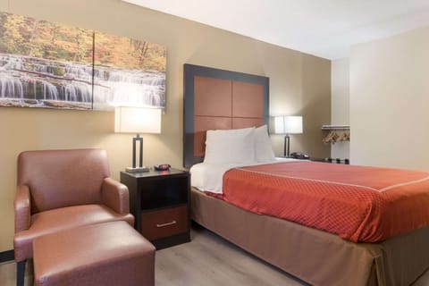 Room, 1 Queen Bed, Accessible | Premium bedding, pillowtop beds, desk, laptop workspace