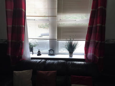 House, 6 Bedrooms | Interior