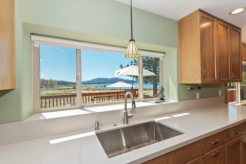 Kitchen with Lakeview