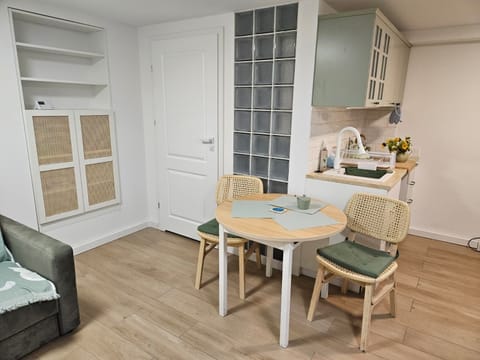 Comfort Apartment | Iron/ironing board, free WiFi