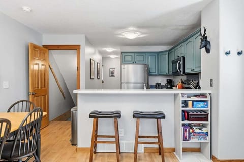 SWP 820 Badger breakfast bar