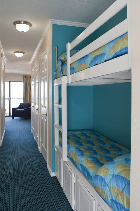 Suite, Kitchenette, Partial Ocean View | Blackout drapes, iron/ironing board, free cribs/infant beds, free WiFi