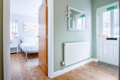 Marshmallow - 2 Bedroom Cottage - Oxwich (8314)