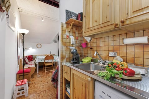 Standard Studio, Lakeside (Appartamento La Selva Incantata) | Private kitchen | Fridge, oven, stovetop, coffee/tea maker