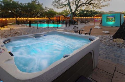 Built for fun, hot tub, heated pool