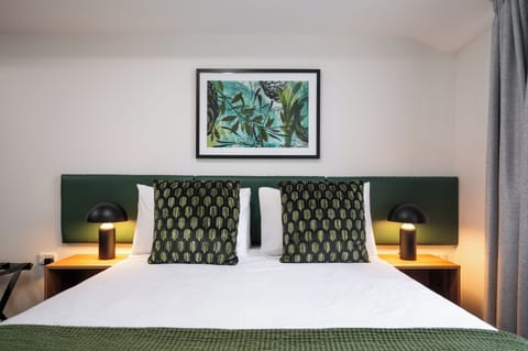 One Bedroom Suite | Living area