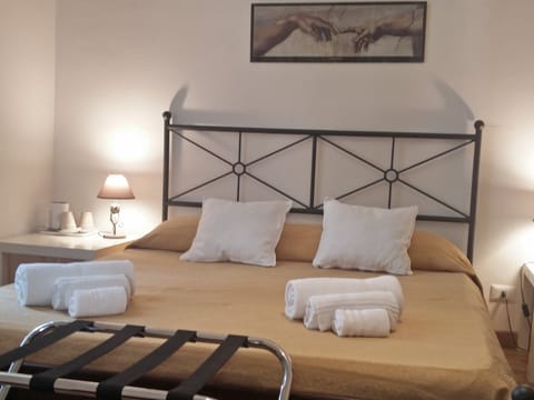 Deluxe Triple Room, 1 Bedroom, Ensuite, Garden View | 1 bedroom, Frette Italian sheets, desk, iron/ironing board