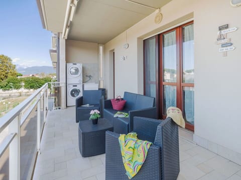 Furniture, Floor, Flooring, Apartment, Ceiling, Balcony, Chair, Shade, Wood Stain, Kitchen & Dining Room Table