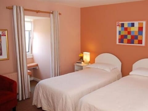 Twin Room, Ensuite, Sea View | Free WiFi